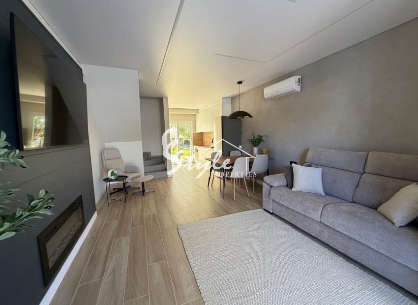 Dúplex renovado en Nueva Torrevieja, cerca del mar. Torrevieja, Costa Blanca, Spain. ID 2781