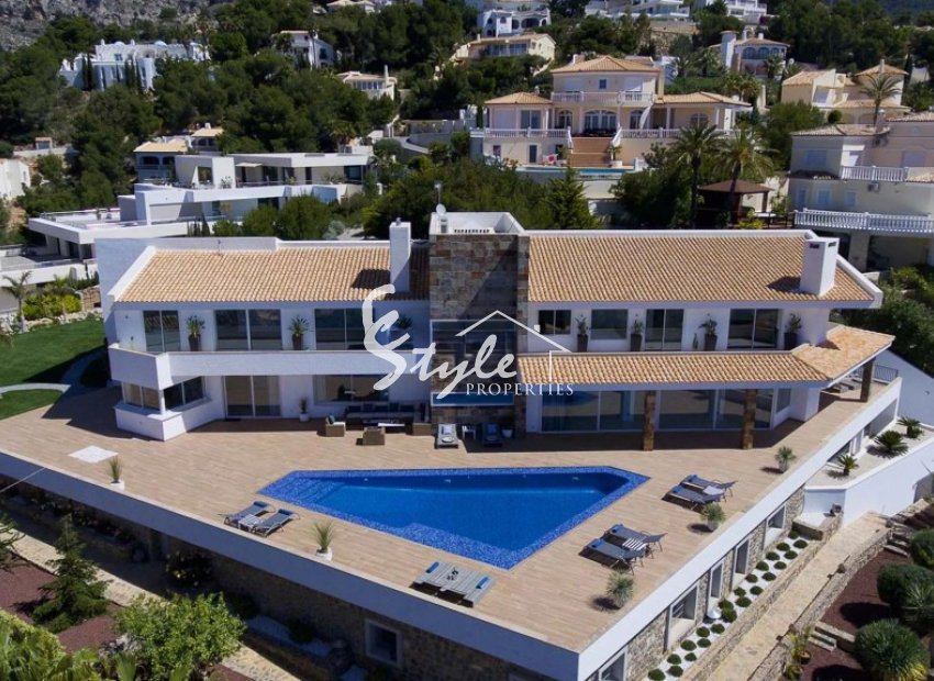 Элитная вилла с бассейном с видом на море в Сьерра-де-Альтеа, Коста Бланка. ID 6315