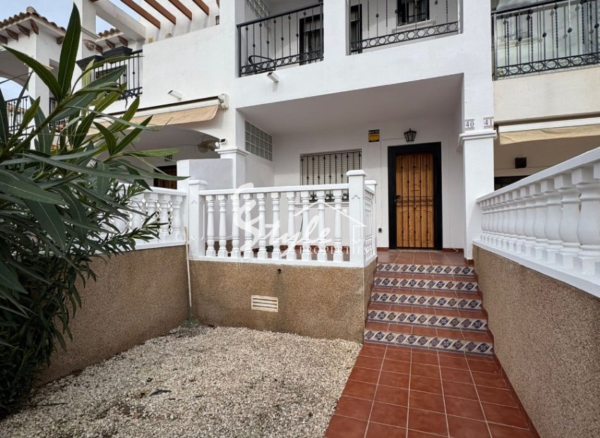 En venta  adosado en Cinuelica R8,  Punta Prima, Costa Blanca, España ID2765