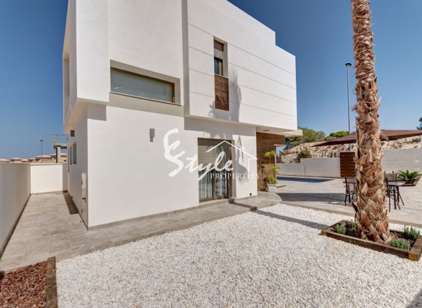 En venta new villa en San Miguel de Salinas, Alicante, Costa Blanca. ON1218