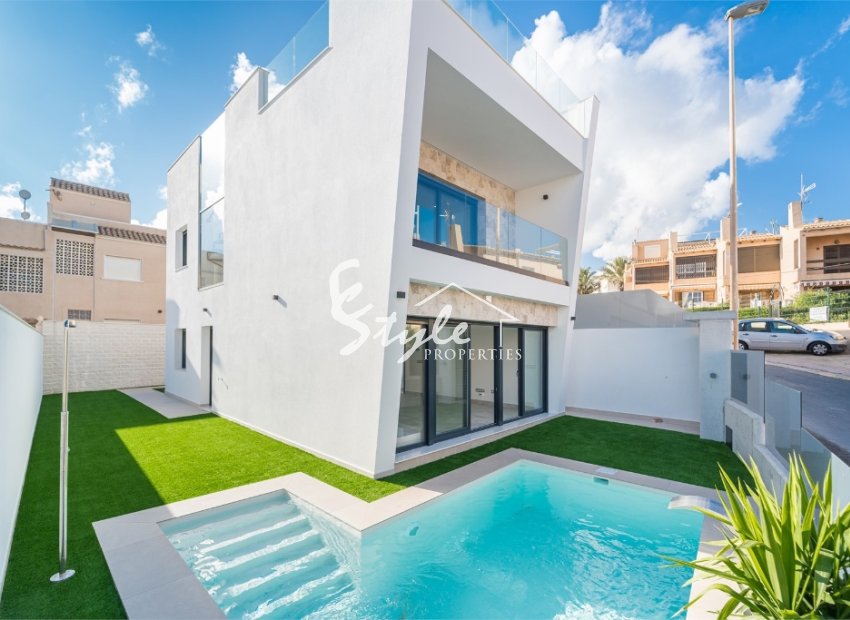 En venta nueva villa cerca del mar en La Mata, Torrevieja ON1242