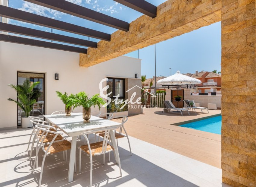  En venta nueva villa en la urbanización  de Ciudad Quesada, Alicante ,Costa Blanca ON1414