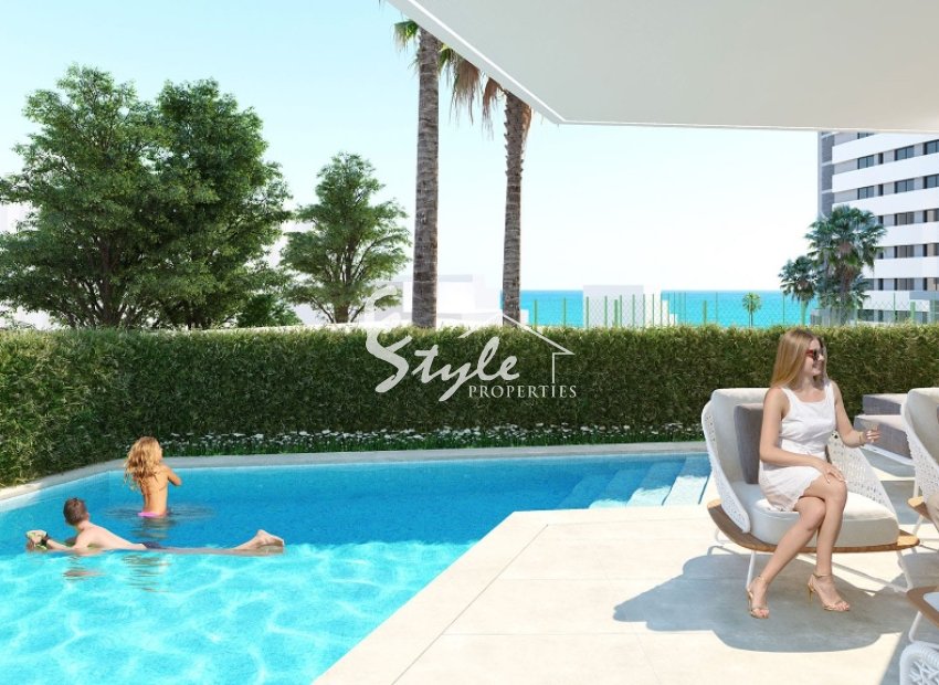 En venta nueva villa en primera linea de la playa en Alicante,Costa Blanca, Spain