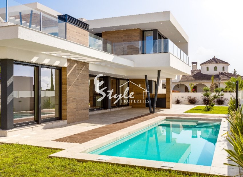 En venta villa en Ciudad Quesada , Costa Blanca. Id ON1086