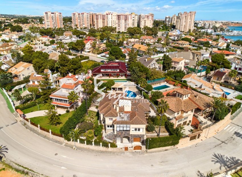 Exclusiva villa de lujo en venta en Campoamor, Costa Blanca, España