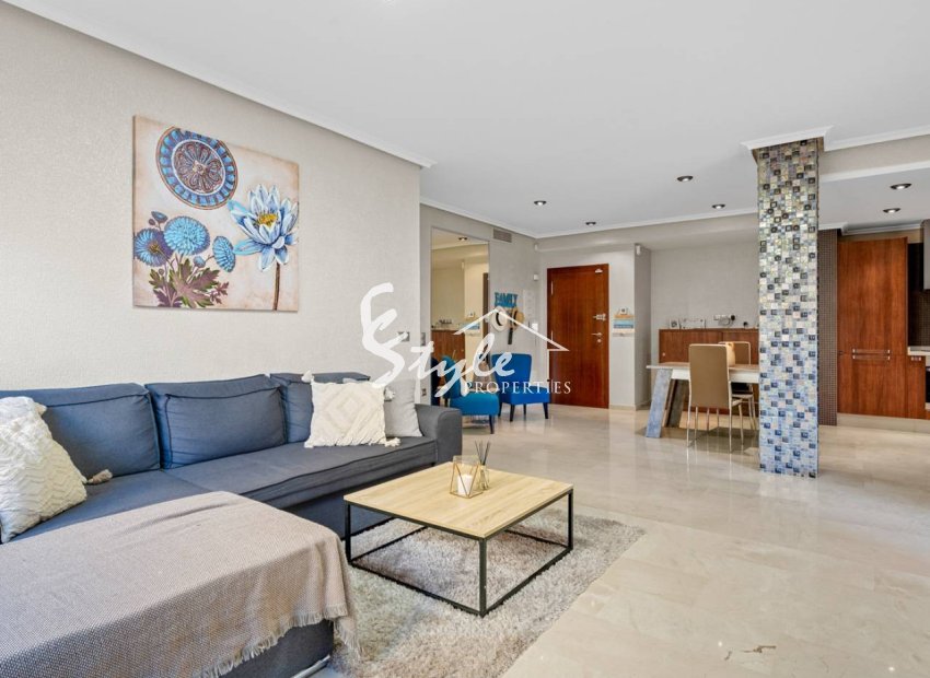 Fabuloso apartamento de 2 dormitorios y 2 baños cerca del mar en Cabo Roig, Costa Blanca, España. ID2751