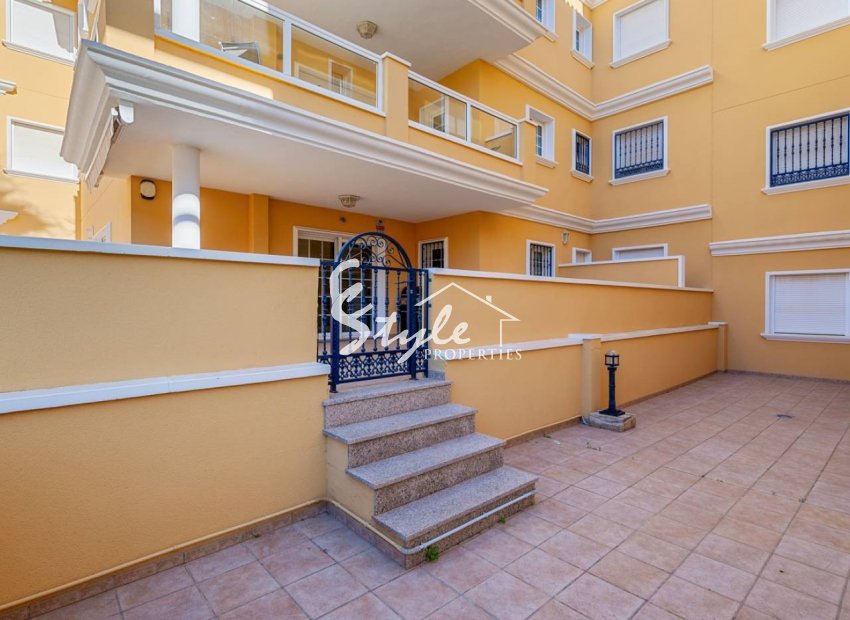 Fabuloso apartamento de 2 dormitorios y 2 baños cerca del mar en Cabo Roig, Costa Blanca, España. ID2751