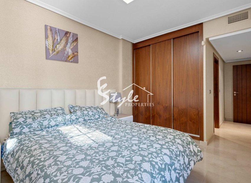 Fabuloso apartamento de 2 dormitorios y 2 baños cerca del mar en Cabo Roig, Costa Blanca, España. ID2751