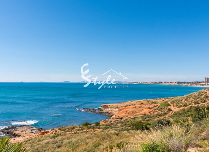 Fabuloso apartamento de 2 dormitorios y 2 baños cerca del mar en Cabo Roig, Costa Blanca, España. ID2751