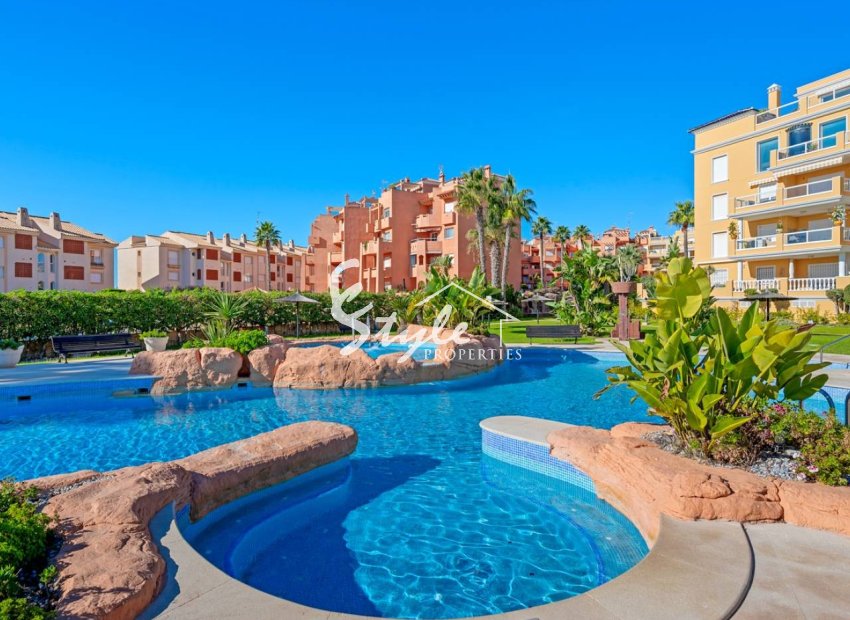 Fabulous 2-beds 2 baths apartment close to the sea in Cabo Roig, Costa Blanca, Spain. ID2751