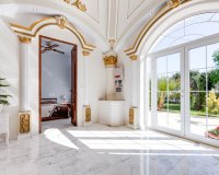 Финка с большим участком и классическим интерьером в продаже в La Marina, Costa Blanca South, Spain