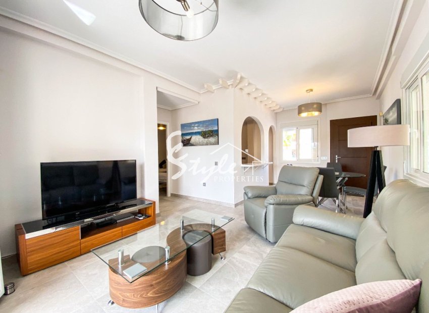 For rent 2 bedroom apartment near the sea in Punta Prima, Costa Blanca, Spain. ID100