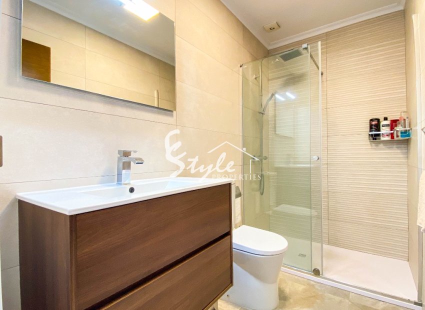 For rent 2 bedroom apartment near the sea in Punta Prima, Costa Blanca, Spain. ID100