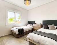 For rent 2 bedroom apartment near the sea in Punta Prima, Costa Blanca, Spain. ID100