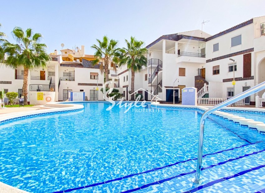 For rent 2 bedroom apartment near the sea in Punta Prima, Costa Blanca, Spain. ID100