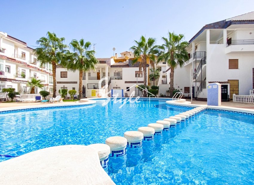 For rent 2 bedroom apartment near the sea in Punta Prima, Costa Blanca, Spain. ID100