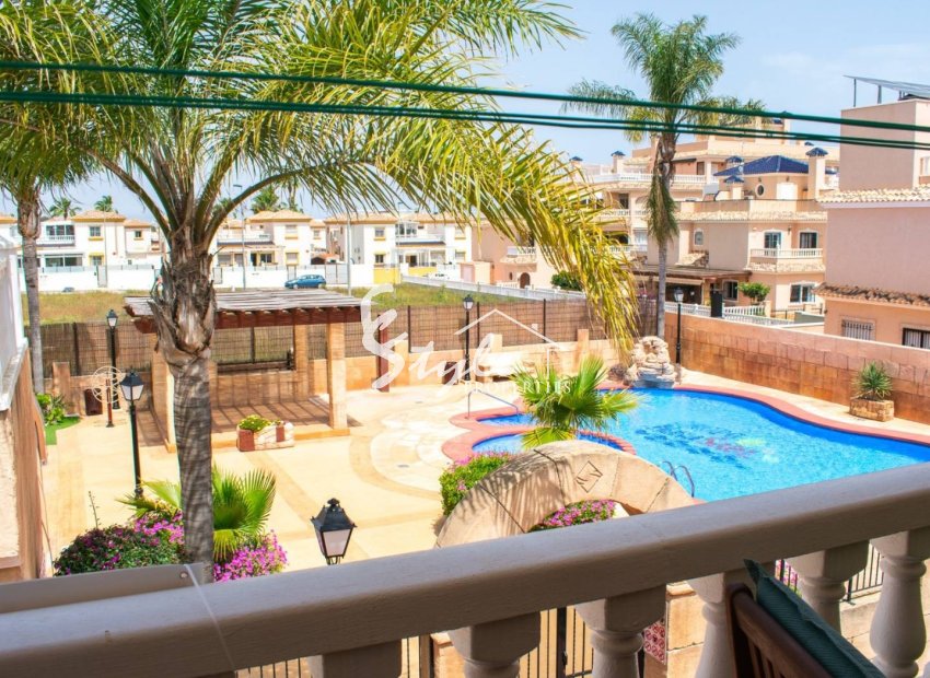 For sale: 2-bedroom townhouse in a gated community in Villamartin, Costa Blanca, Spain. ID2347