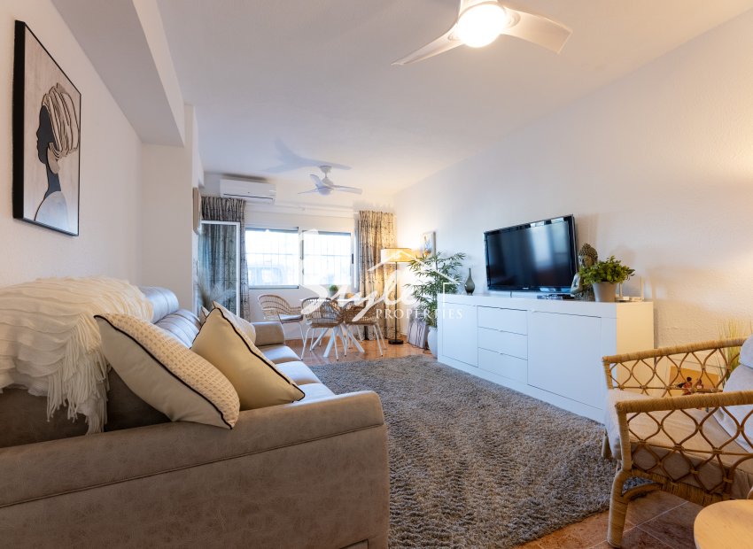 For sale 2 beds apartment 300 m from the sea in Punta Prima, Costa Blanca, Spain. ID1800