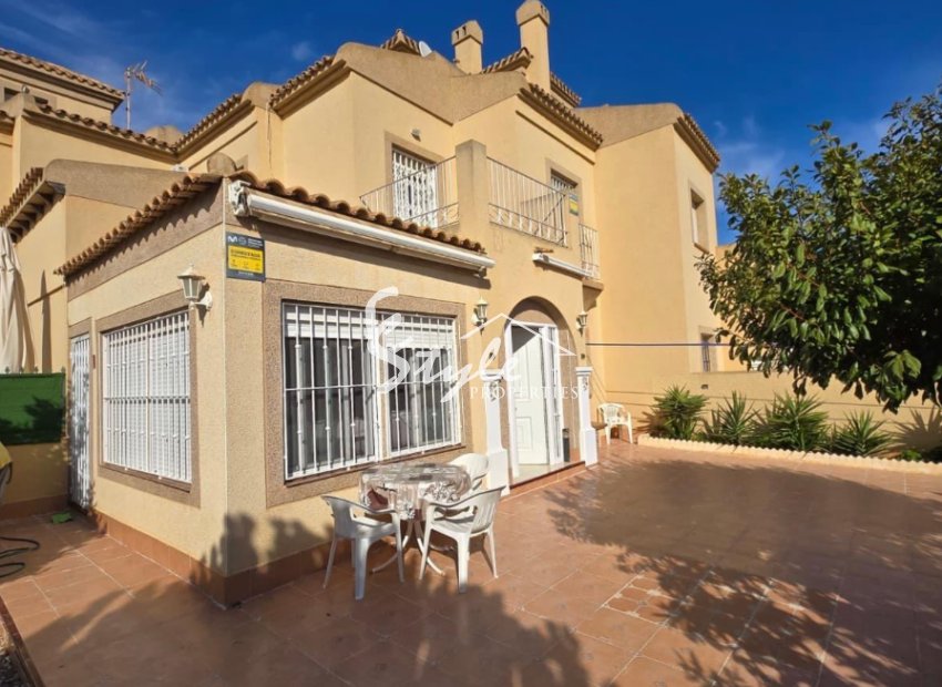 For sale 3 beds 2 baths house with plot in Aguas Nuevas, Torrevieja, Costa Blanca. ID1213
