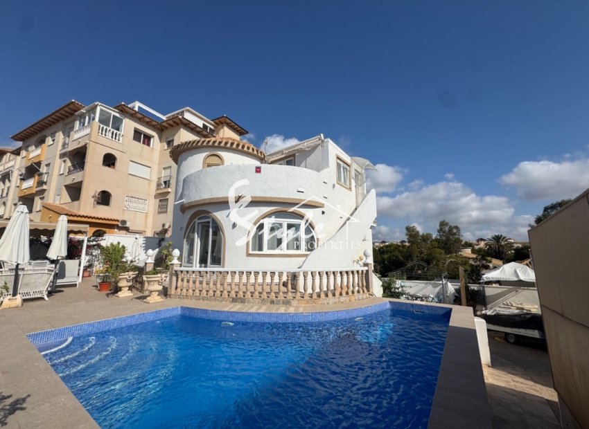 For sale 4 bedroom detached villa in La Zenia, Orihuela Costa, Costa Blanca. ID2855