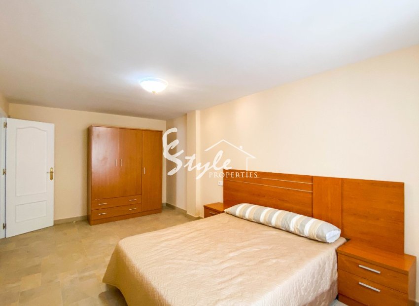 For sale an exclusive luxury villa with a large plot in Villamartin, Costa Blanca, Spain. ID3484