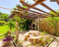 For sale an exclusive luxury villa with a large plot in Villamartin, Costa Blanca, Spain. ID3484