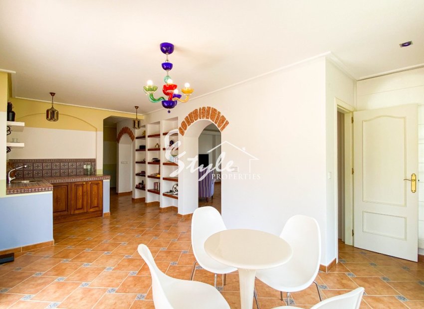 For sale an exclusive luxury villa with a large plot in Villamartin, Costa Blanca, Spain. ID3484