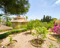 For sale an exclusive luxury villa with a large plot in Villamartin, Costa Blanca, Spain. ID3484