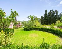 For sale an exclusive luxury villa with a large plot in Villamartin, Costa Blanca, Spain. ID3484