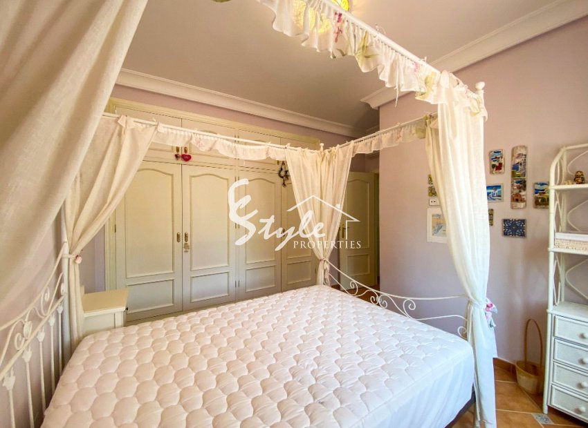 For sale an exclusive luxury villa with a large plot in Villamartin, Costa Blanca, Spain. ID3484