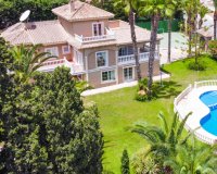 For sale an exclusive luxury villa with a large plot in Villamartin, Costa Blanca, Spain. ID3484