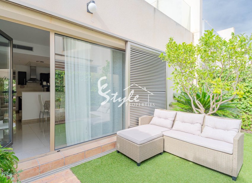 For sale  beach side townhouse 3 bedrooms in La Punta, Punta Prima, Costa Blanca, Spain. ID 2527