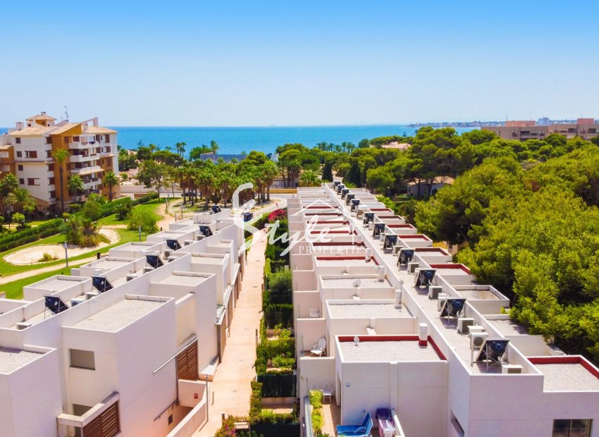 For sale  beach side townhouse 3 bedrooms in La Punta, Punta Prima, Costa Blanca, Spain. ID 2527