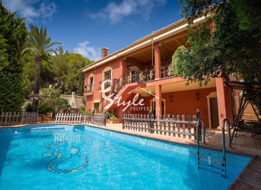 For sale beachside luxury villa in Campoamor, Orihuela Costa, Costa Blanca, Spain. ID2600