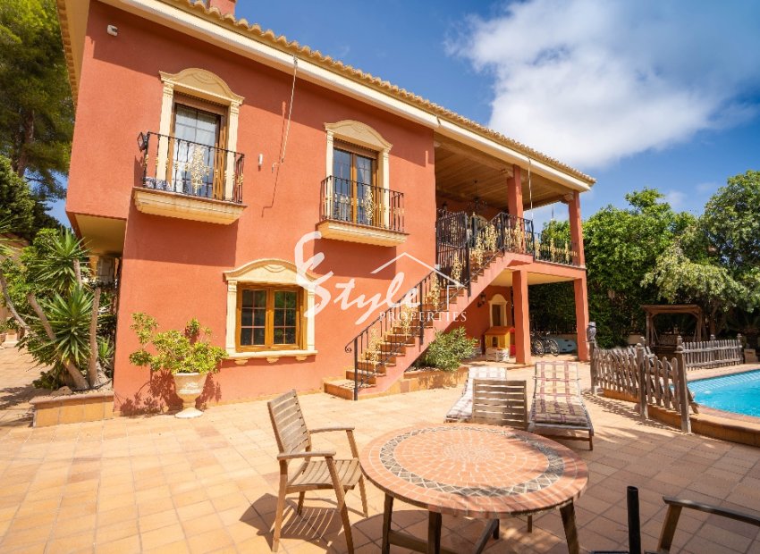 For sale beachside luxury villa in Campoamor, Orihuela Costa, Costa Blanca, Spain. ID2600