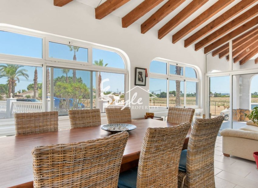 For sale big house with pool in Catral, Costa Blanca, Spain. ID2138