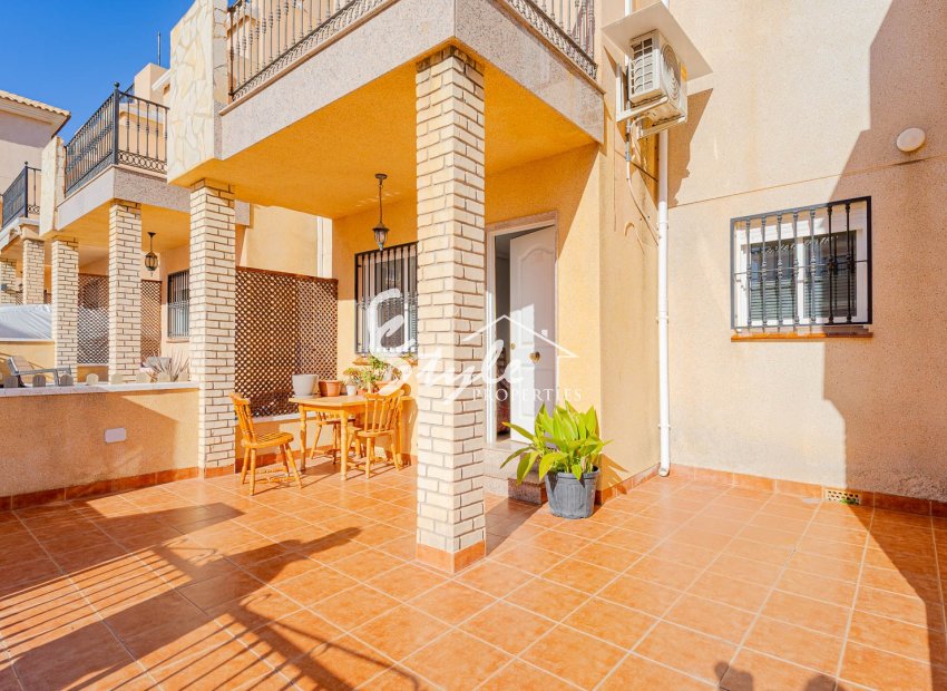 For sale charming townhouse in gated community in Punta Prima, Los Altos, Costa Blanca. ID2552