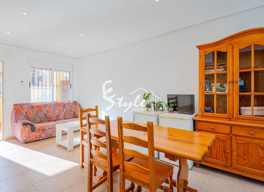 For sale charming townhouse in gated community in Punta Prima, Los Altos, Costa Blanca. ID2552