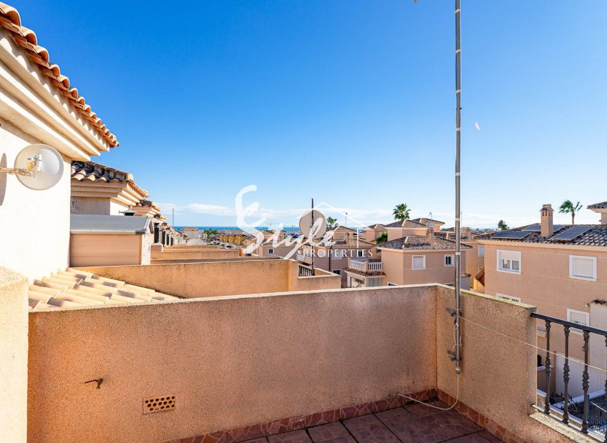 For sale charming townhouse in gated community in Punta Prima, Los Altos, Costa Blanca. ID2552