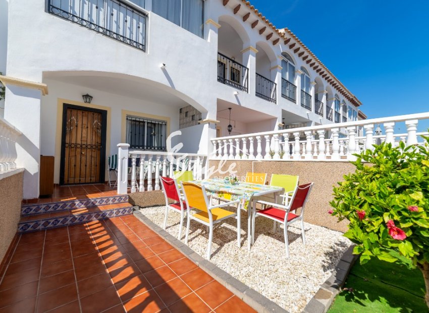 For sale charming townhouse with parking in La Cinuelica, Punta Prima, Orihuela Costa. ID1970