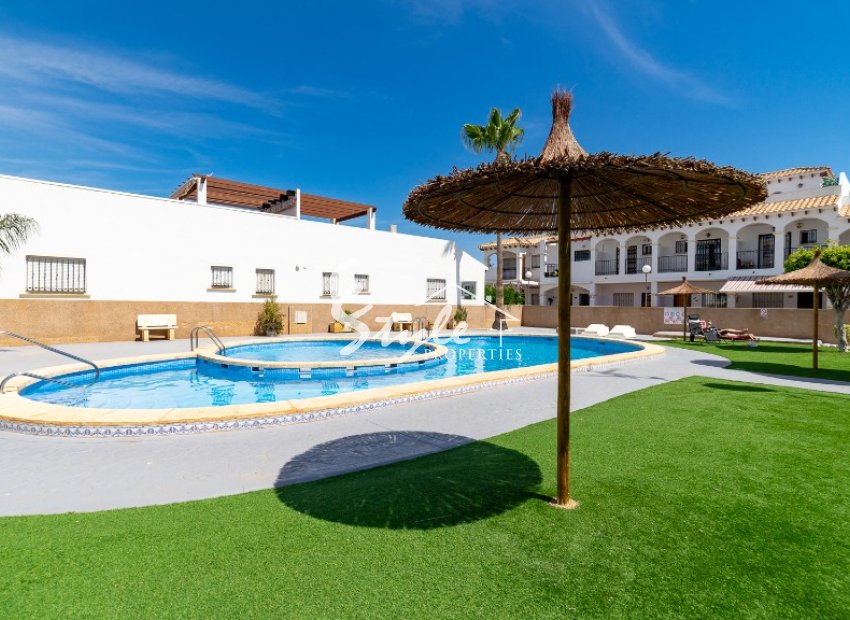 For sale charming townhouse with parking in La Cinuelica, Punta Prima, Orihuela Costa. ID1970