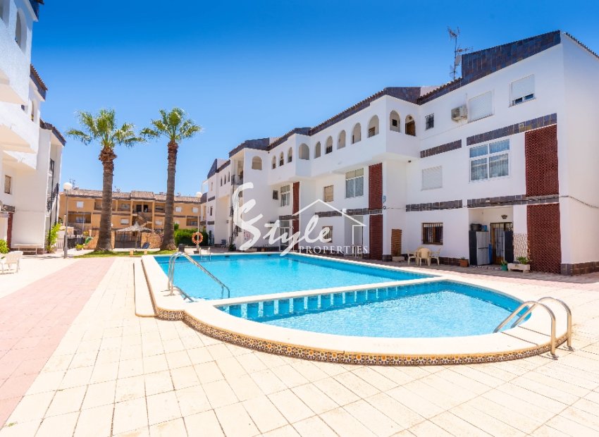 for sale cheap apartment in Punta Prima, Torrevieja, Costa Blanca, Spain ID1339