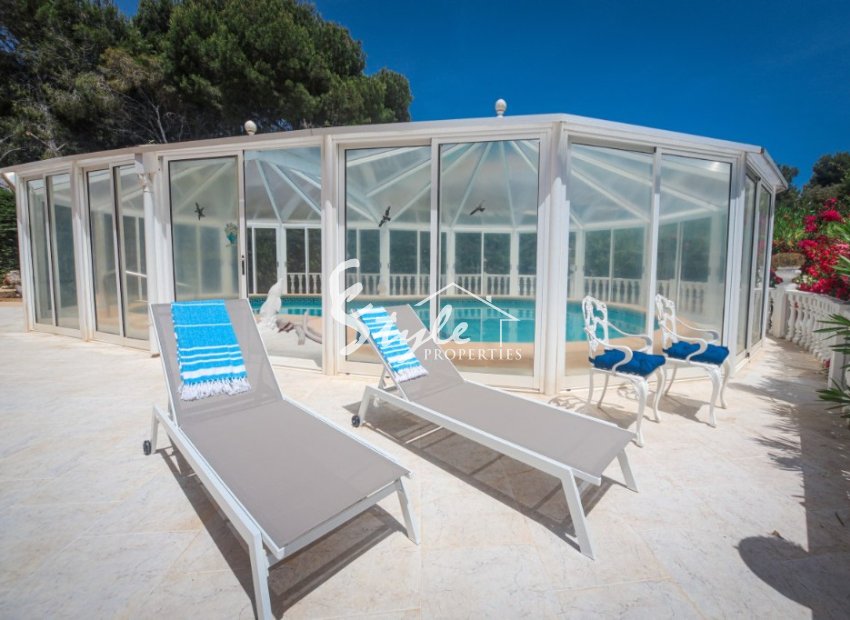 For sale classic style villa close to the beach in Campoamor, Costa Blanca, Spain. ID1722