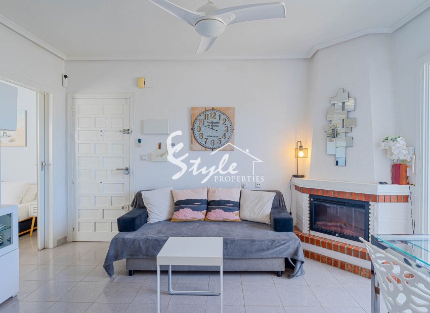 For sale cozy renovated apartment of 1 bedroom close to sea in Punta Prima, Costa Blanca, Spain. ID2969