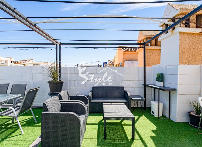 For sale cozy renovated apartment of 1 bedroom close to sea in Punta Prima, Costa Blanca, Spain. ID2969