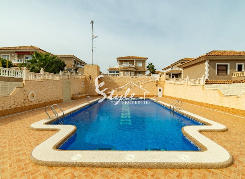 For sale detached house close to amenities in Los Altos, Torrevieja, Costa Blanca. ID3138