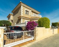 For sale detached house close to amenities in Los Altos, Torrevieja, Costa Blanca. ID3235