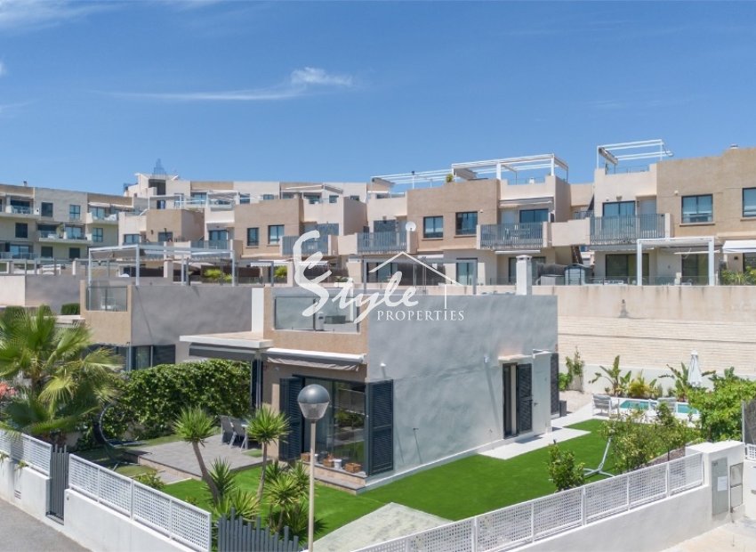 For sale detached house close to the sea in La Zenia, Orihuela Costa, Costa Blanca. ID2844