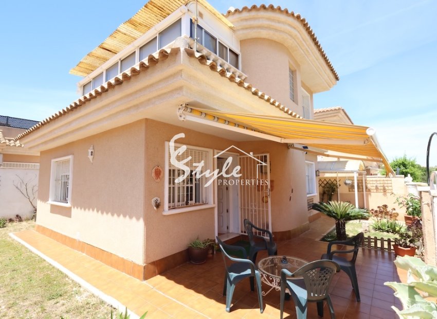 For sale detached house in Punta Prima, Los Altos, Costa Blanca, Spain .ID2995
