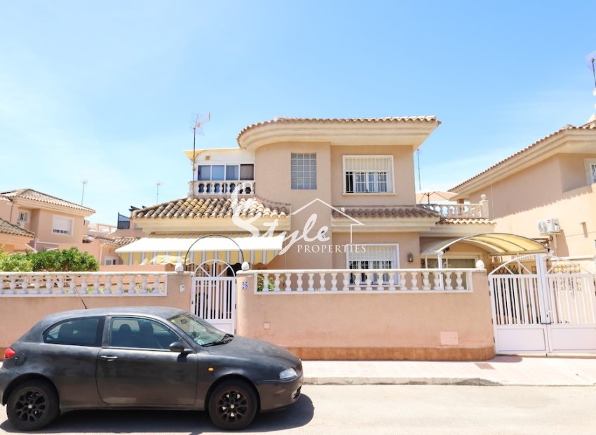 For sale detached house in Punta Prima, Los Altos, Costa Blanca, Spain .ID2995